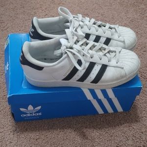Adidas Superstar Sneakers